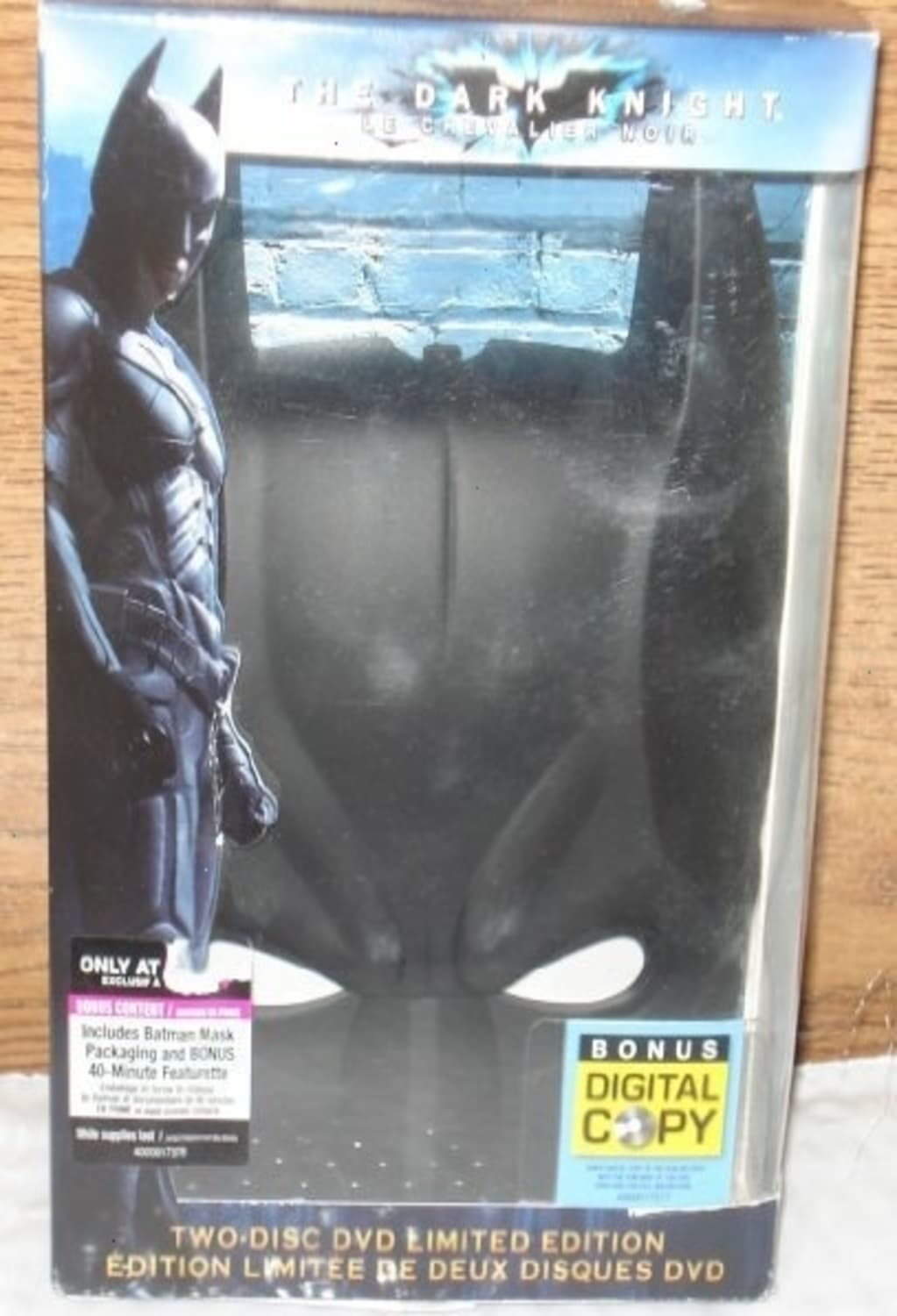 The Dark Knight two disc Bat Mask Case Gary Oldman Aaron Eckhart - [DVD]